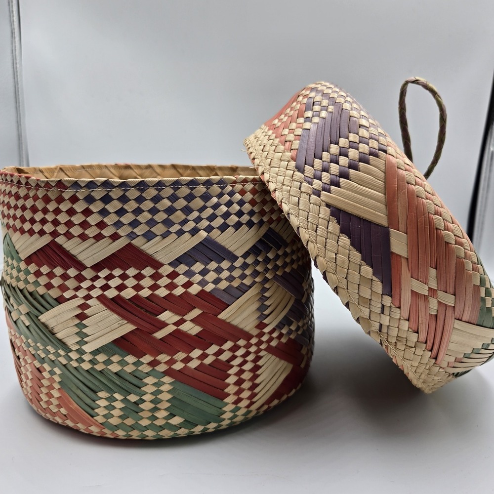 Vtg‎ Handwoven Bright Multi Color Pitcairn Island Basket W/ Lid Round 7x8 Inch
